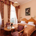 Pavlov Hotel 4*