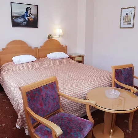 巴甫洛夫酒店 4*