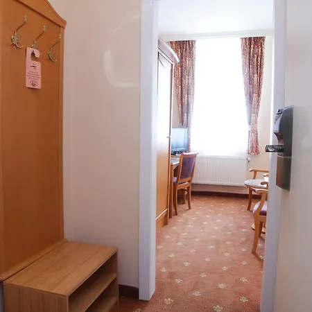 巴甫洛夫酒店 酒店 4*