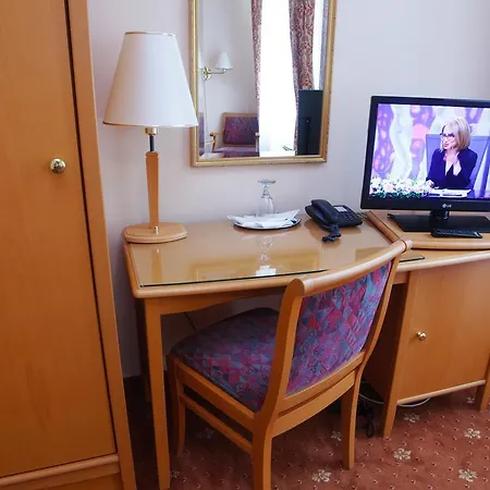 Pavlov Hotel 4*