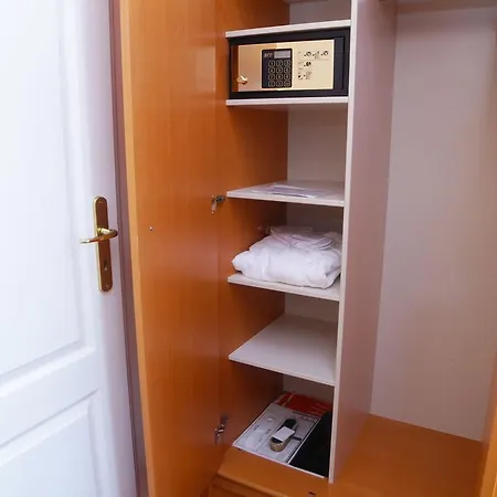 巴甫洛夫酒店 酒店